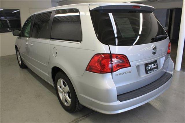 2009 Volkswagen Routan EC