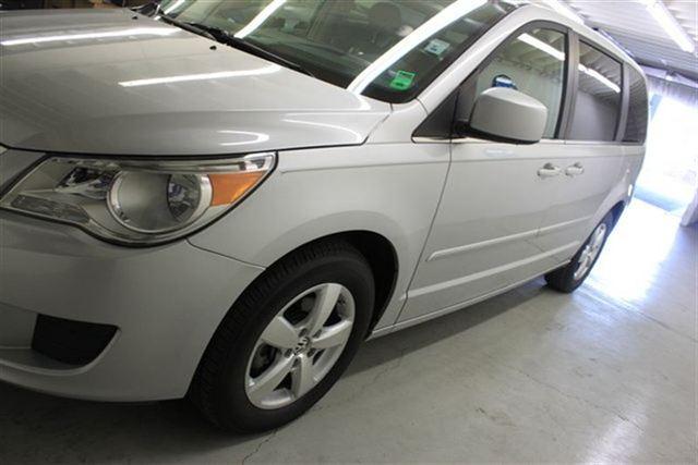 2009 Volkswagen Routan EC