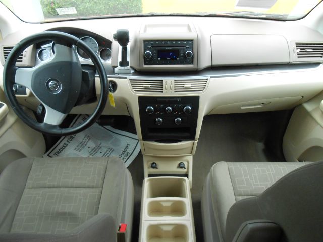 2009 Volkswagen Routan SE