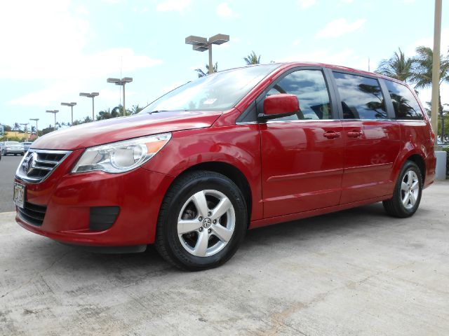 2009 Volkswagen Routan SE