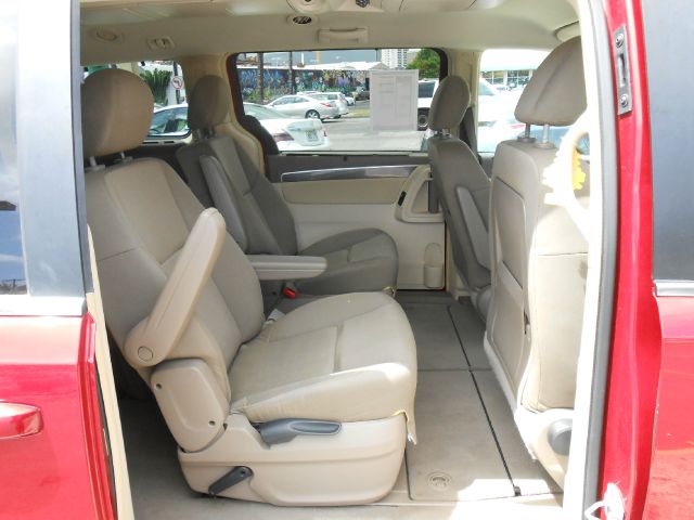 2009 Volkswagen Routan SE