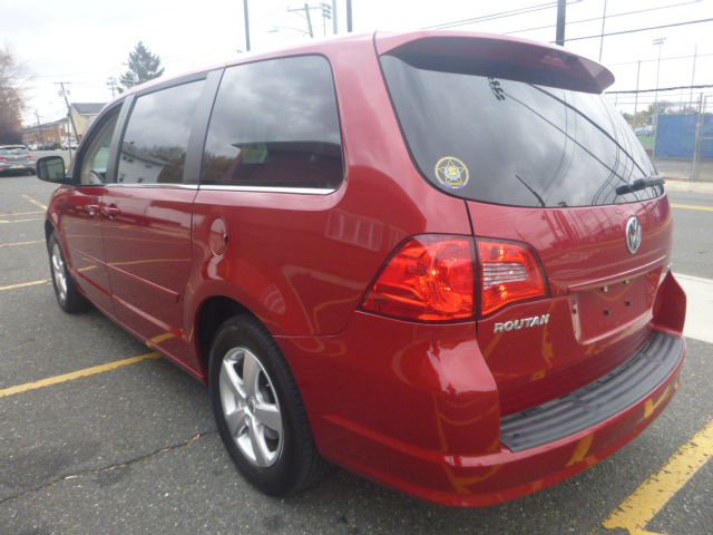 2009 Volkswagen Routan 5XT