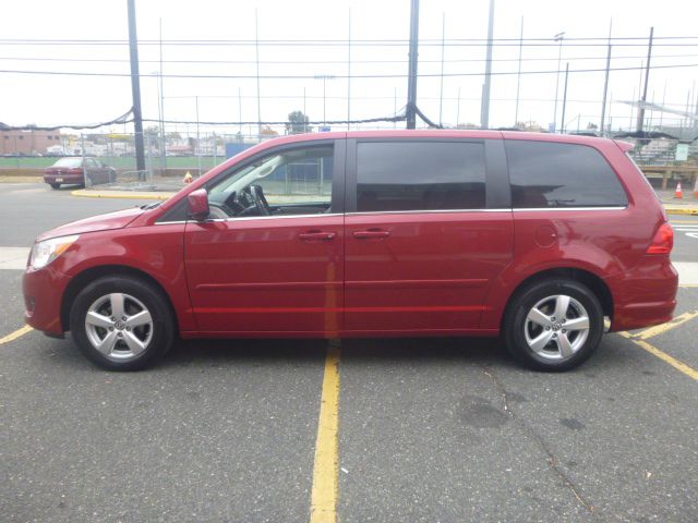 2009 Volkswagen Routan 5XT