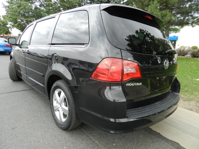 2009 Volkswagen Routan 5XT