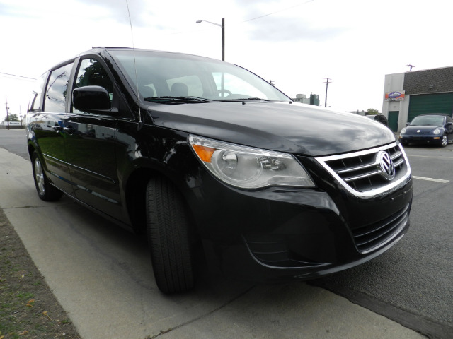 2009 Volkswagen Routan 5XT