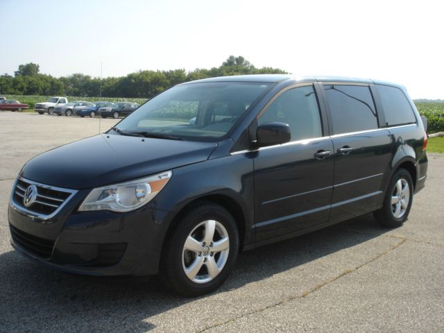 2009 Volkswagen Routan 4x4 SLE 5.7L V8