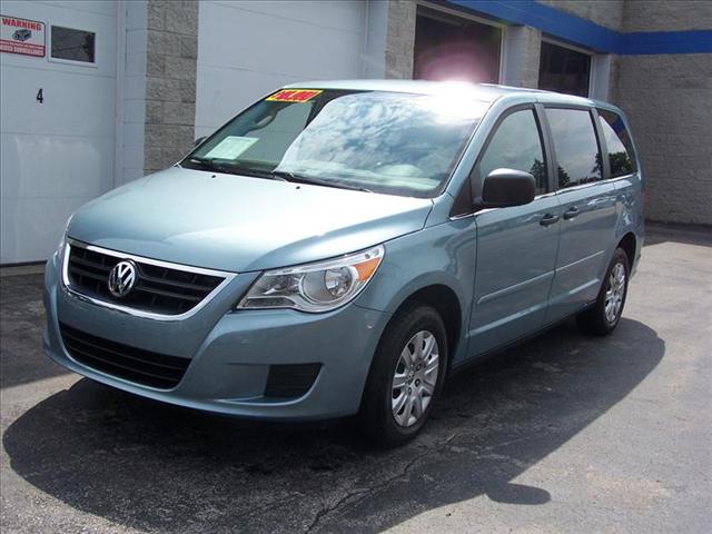 2009 Volkswagen Routan XR