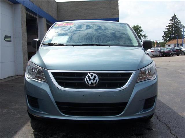 2009 Volkswagen Routan XR