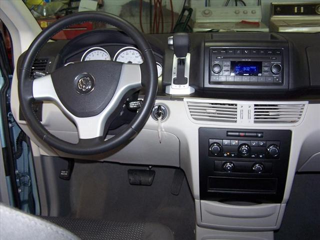 2009 Volkswagen Routan XR