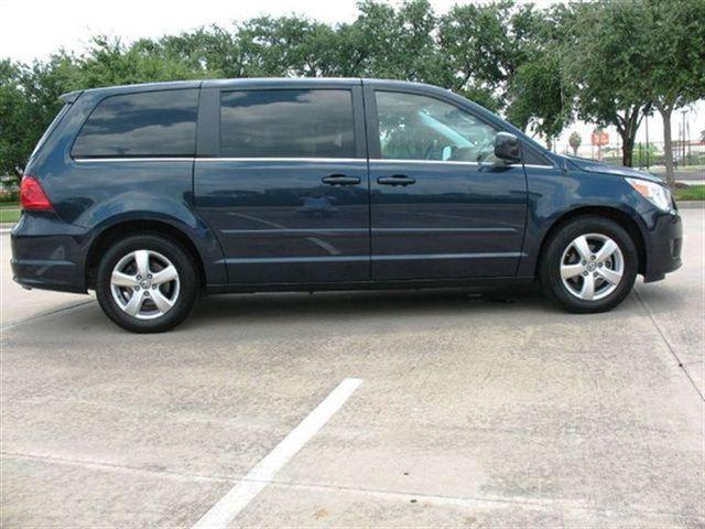 2009 Volkswagen Routan EC