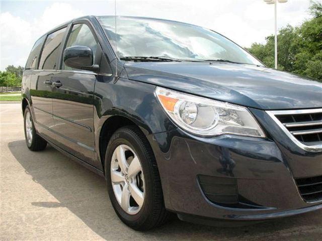 2009 Volkswagen Routan EC