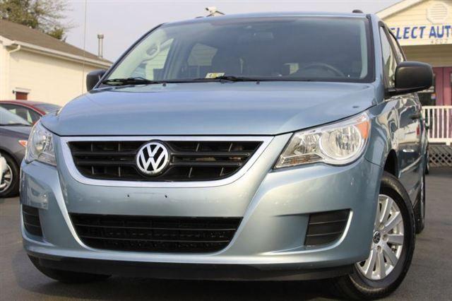 2009 Volkswagen Routan 6-speed Manual, V6 Cylinder, Rea