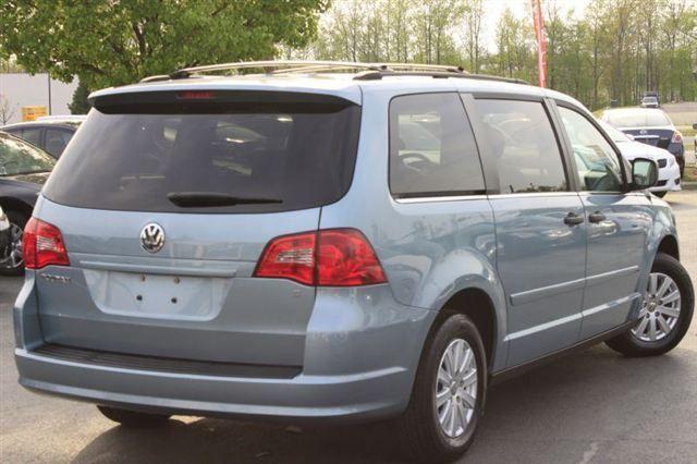 2009 Volkswagen Routan 6-speed Manual, V6 Cylinder, Rea