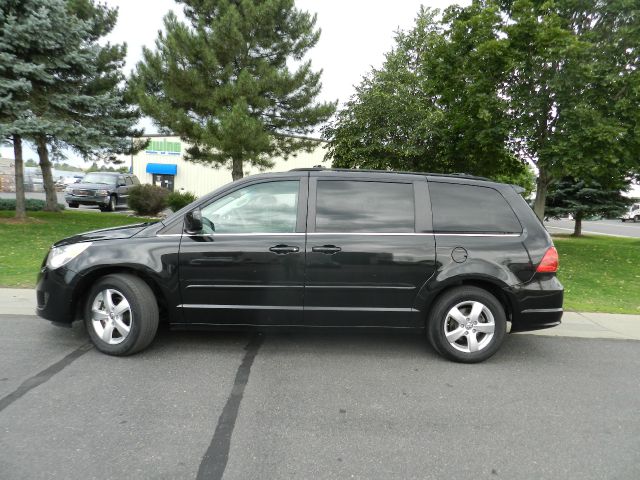 2009 Volkswagen Routan 5XT