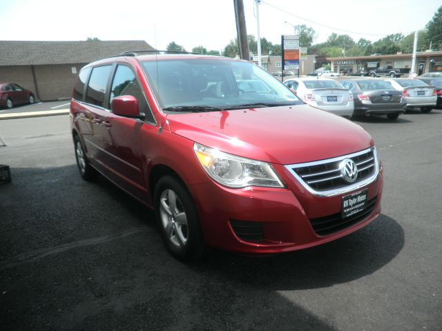 2009 Volkswagen Routan SE