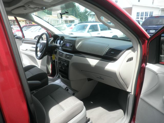 2009 Volkswagen Routan SE