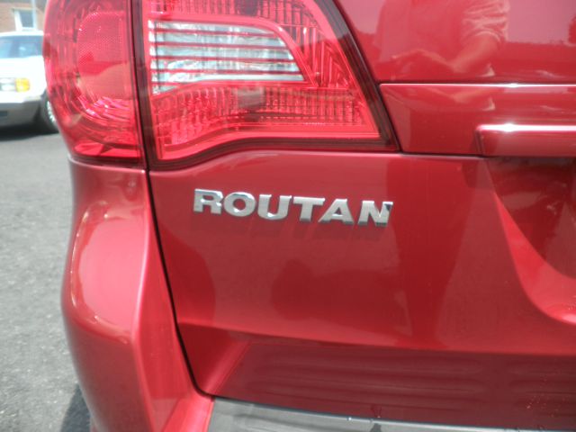 2009 Volkswagen Routan SE