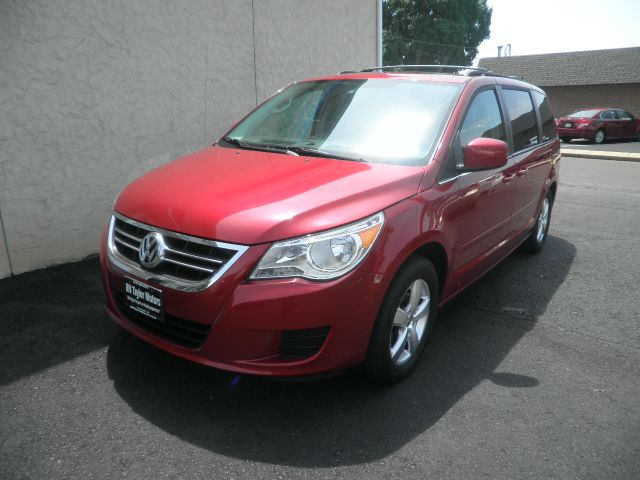 2009 Volkswagen Routan SE