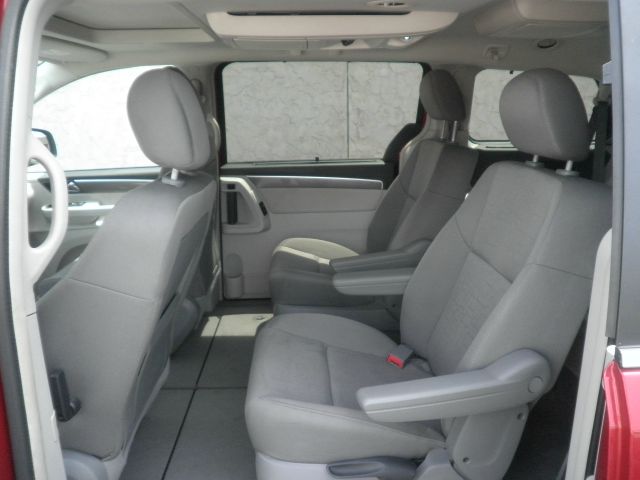 2009 Volkswagen Routan SE