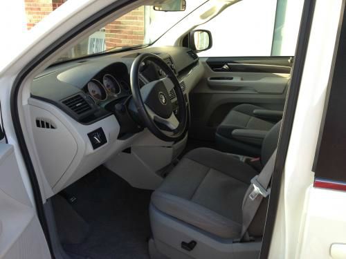 2009 Volkswagen Routan 4x4 SLE 5.7L V8