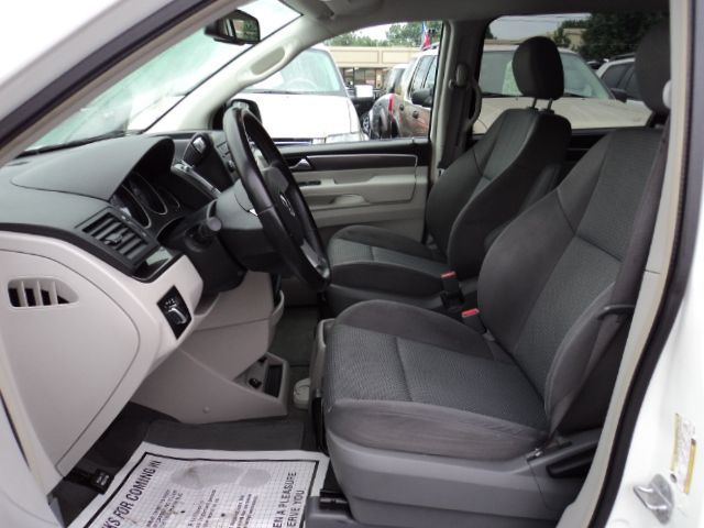 2009 Volkswagen Routan XR