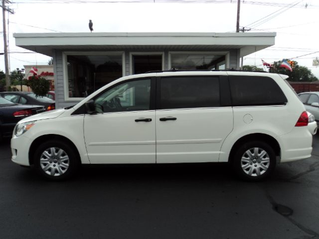 2009 Volkswagen Routan XR