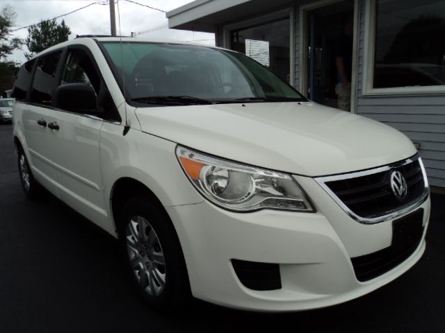 2009 Volkswagen Routan XR