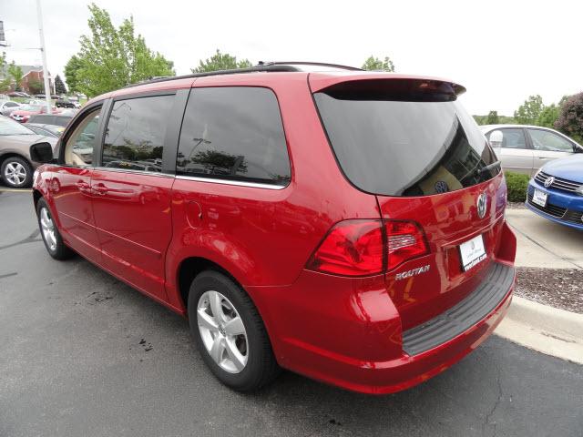 2009 Volkswagen Routan 2011 Ford V6