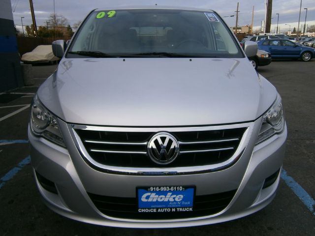 2009 Volkswagen Routan 5XT