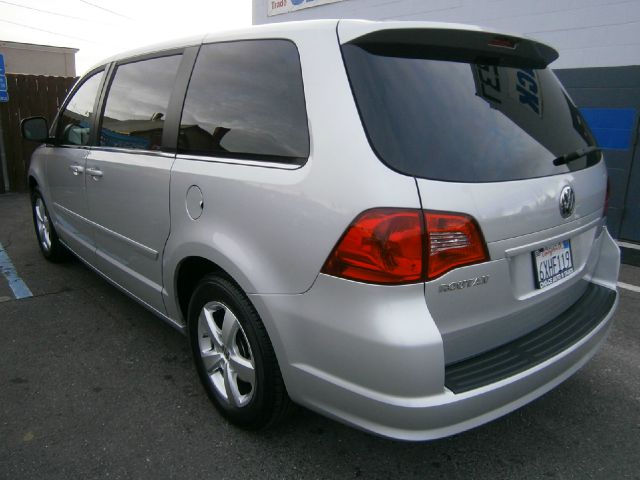 2009 Volkswagen Routan 5XT