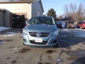 2010 Volkswagen Routan SE