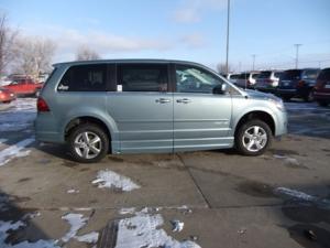 2010 Volkswagen Routan SE