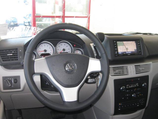 2010 Volkswagen Routan Double 128 V6 MT (natl)