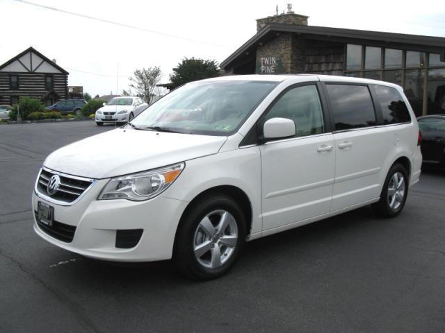 2010 Volkswagen Routan 5XT