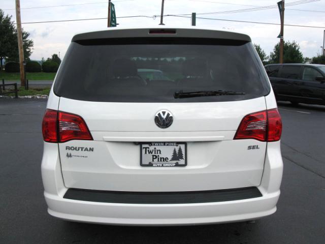 2010 Volkswagen Routan 5XT