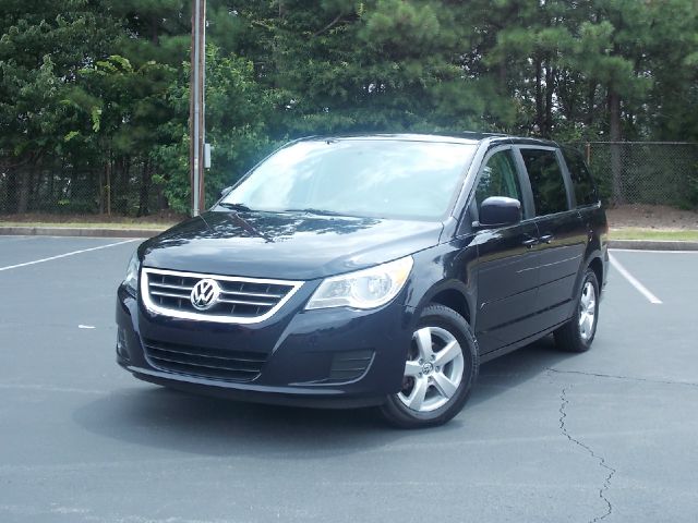 2010 Volkswagen Routan LTZ 22K NICE