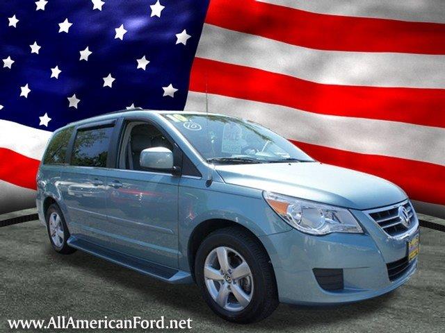 2010 Volkswagen Routan SE