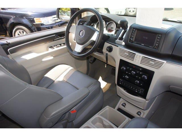 2010 Volkswagen Routan SE