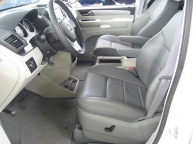 2010 Volkswagen Routan 5XT