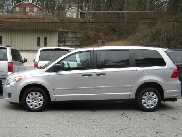 2010 Volkswagen Routan XR