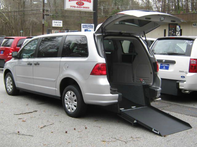 2010 Volkswagen Routan XR