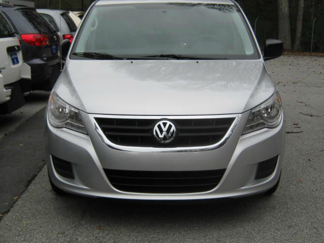 2010 Volkswagen Routan XR