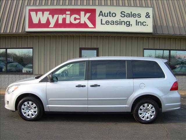 2010 Volkswagen Routan XR