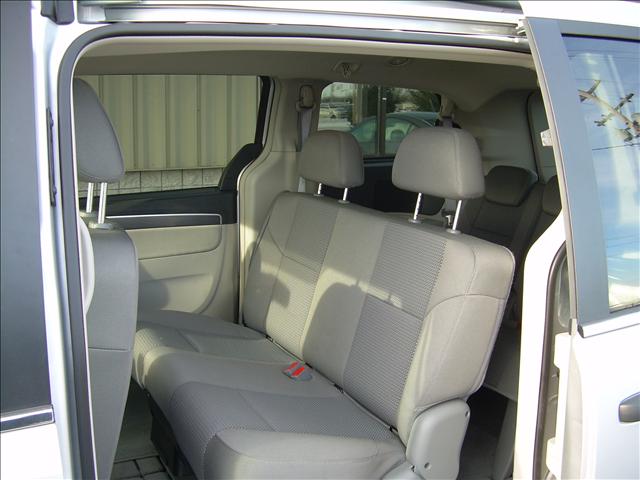 2010 Volkswagen Routan XR