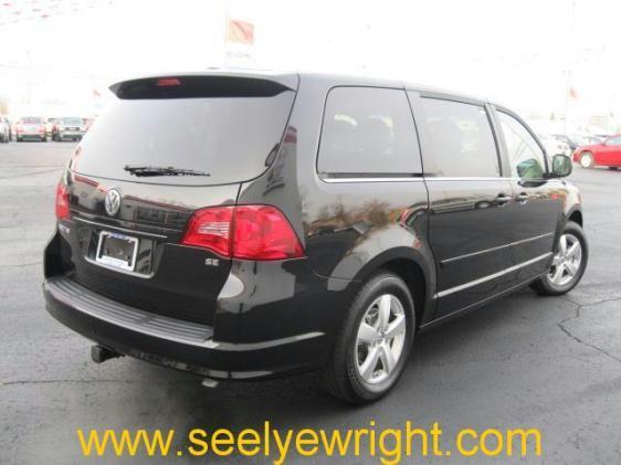 2010 Volkswagen Routan Unknown