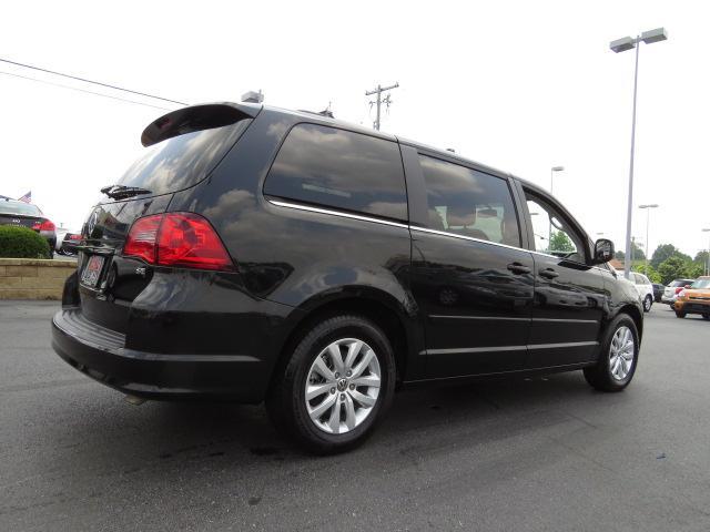 2012 Volkswagen Routan 4X4- SR5- Double Cab