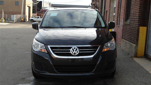 2012 Volkswagen Routan SE