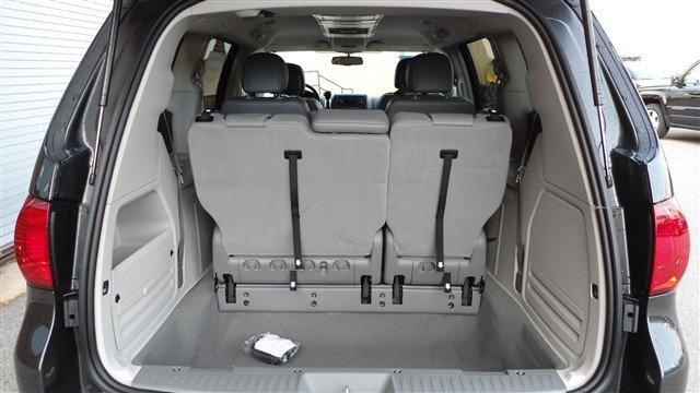 2012 Volkswagen Routan SE