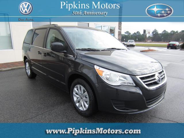 2012 Volkswagen Routan SE