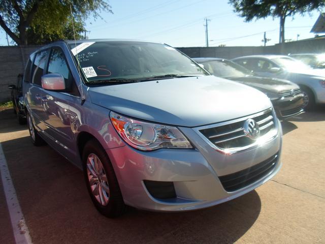 2012 Volkswagen Routan SE